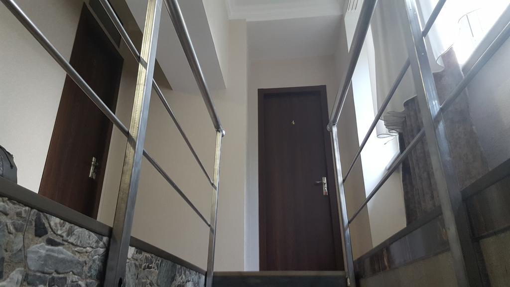 Nino'S Hotel On Tsamebuli Tbilisi Exterior foto